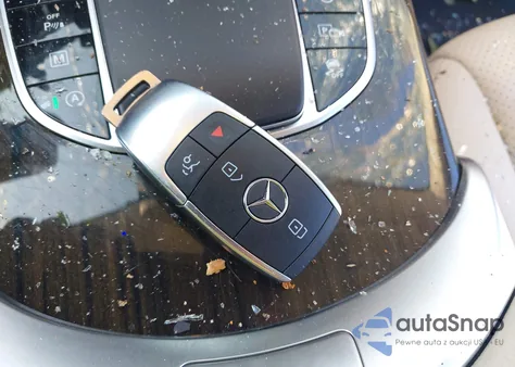 2020 Mercedes-Benz Glc 300 z USA, uszkodzony, nr VIN W1N0G8DB1LF824864